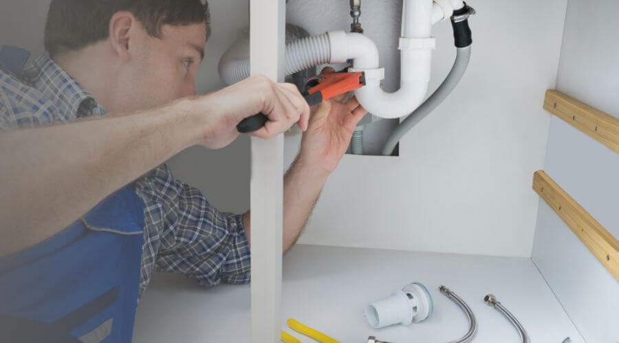 Professional Tankless Water Heater Installation in Farnhamville, IA